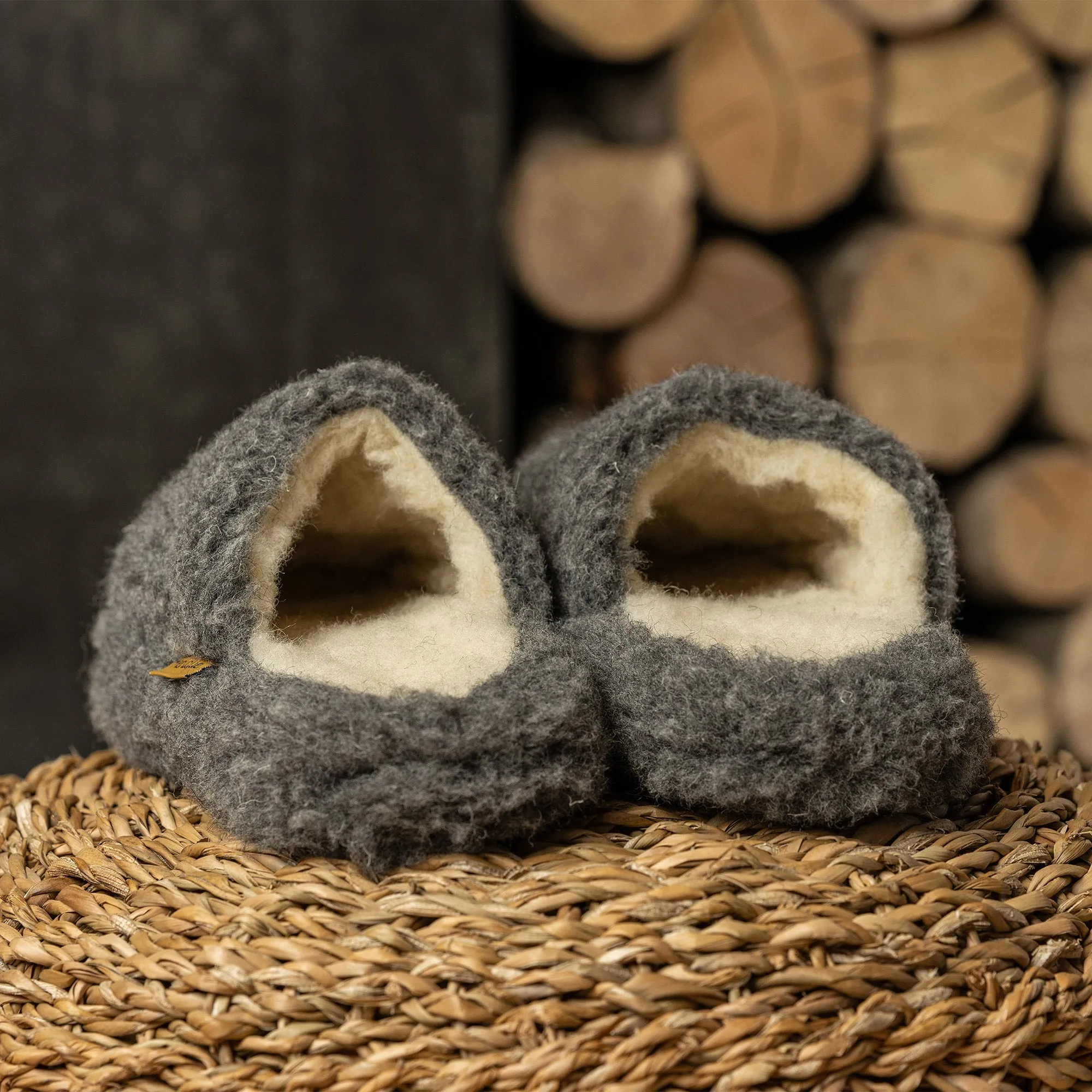 MENIQUE Women's Fleece Slippers Dark Gray
